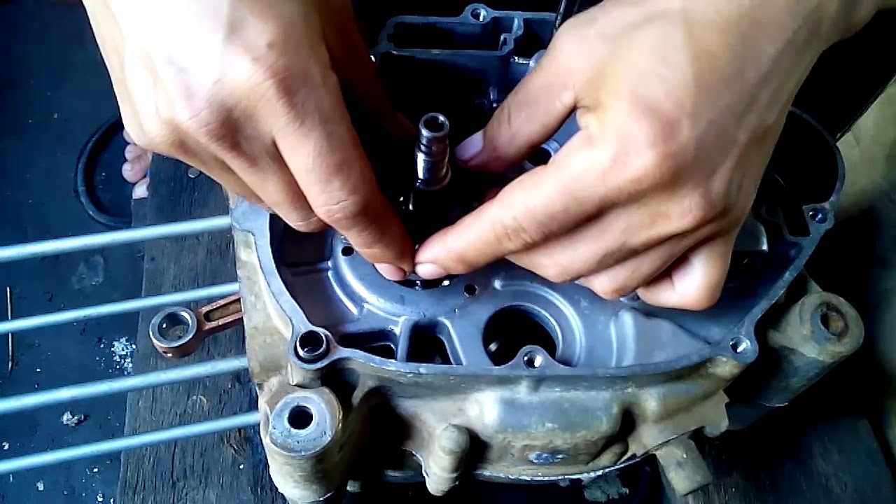 Yamaha lagenda SRL110 engine assembly 3