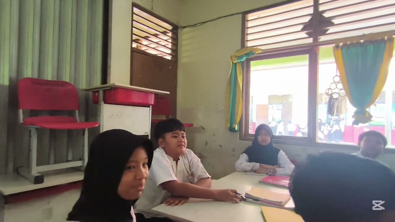 Penggunaan Papan Interaktif Digital (PID) Materi Sistem Tata Surya SDN Tapos 5
