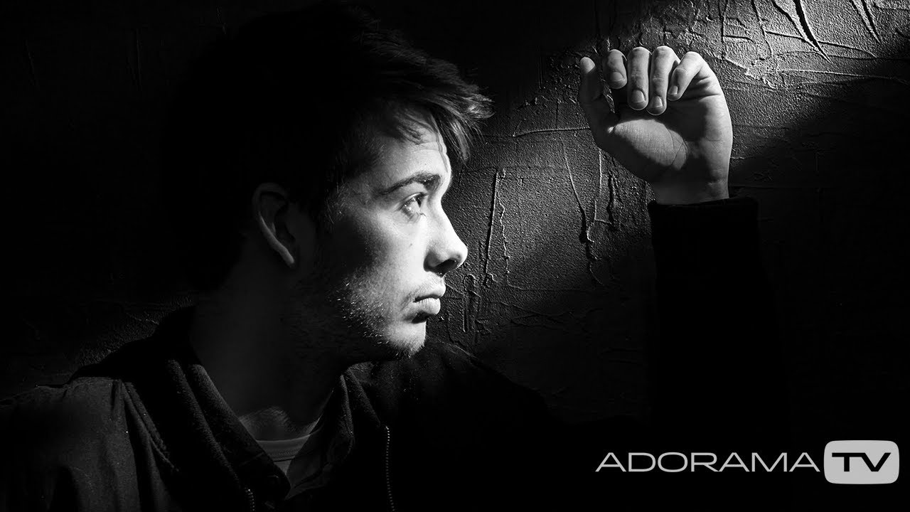 Thin Beam of Light Portraits: Take and Make Great Photography with Gavin Hoey