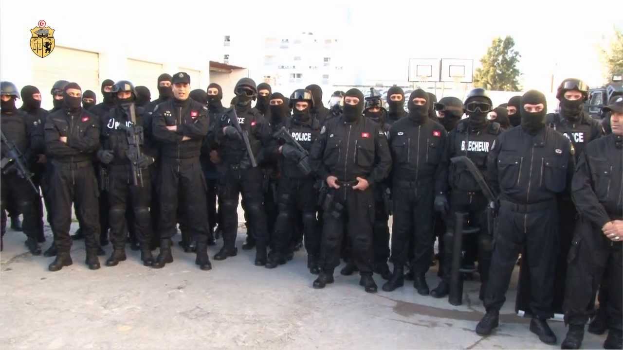 رئيس الجمهوريّة يتفقد وحدات التدخل والحرس الوطني بثكنتي بوشوشة