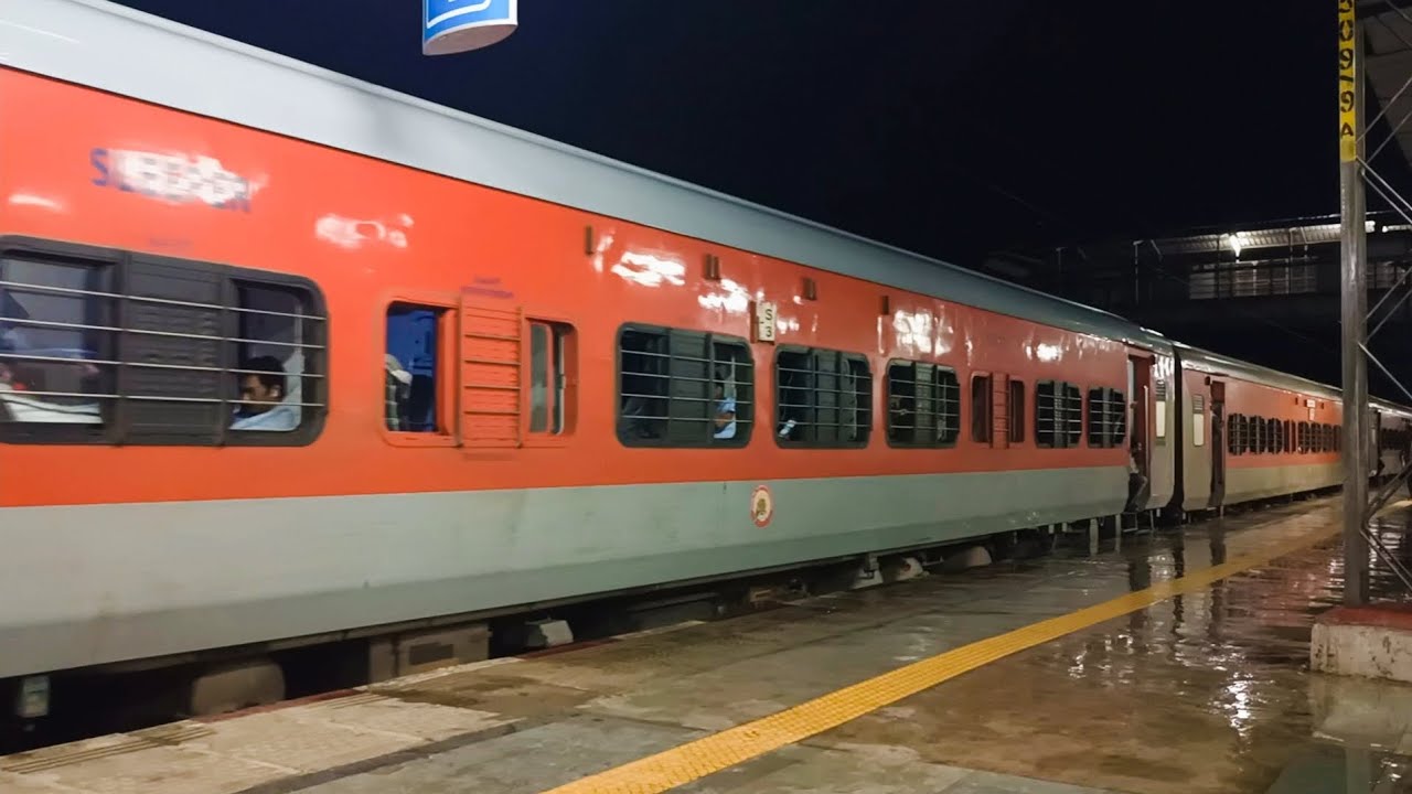 15734 Farakka express  || inside Views || Station || Train Travel Experience || departure || arrival