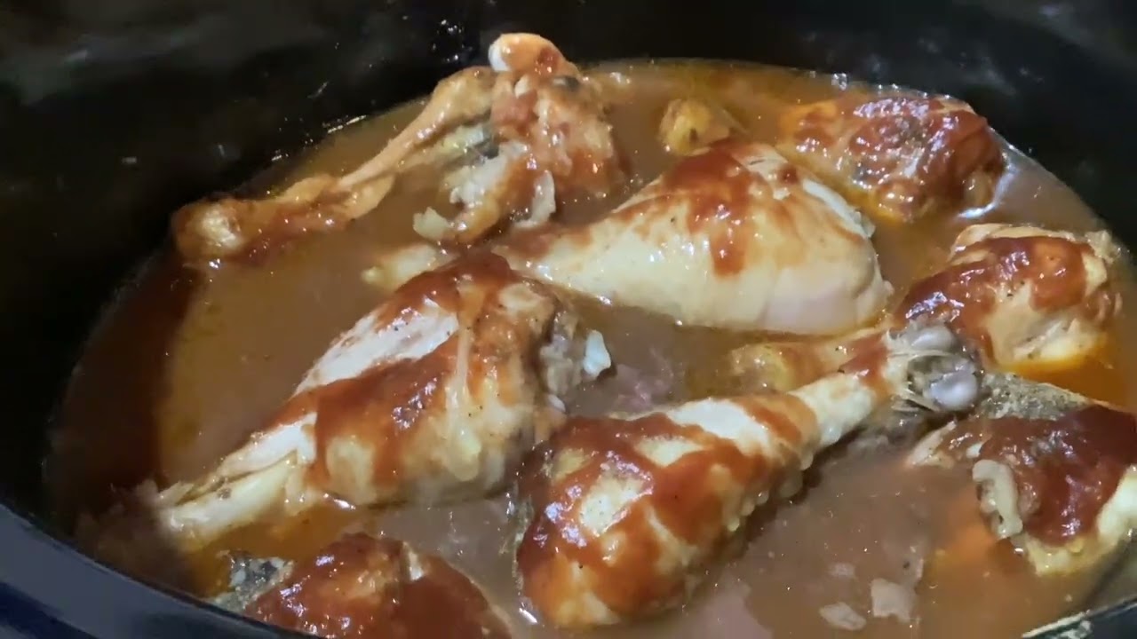 Easy crockpot barbecue chicken #dinnerrecipe #foodie #chickenrecipe #youtube 