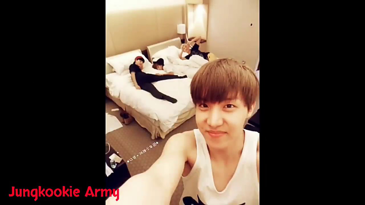 Taehyung Sleeping with BTS member
