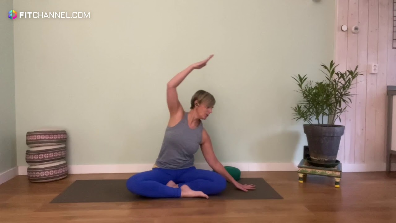 Meditatie in beweging met Dani&euml;lle Raats - Fitchannel