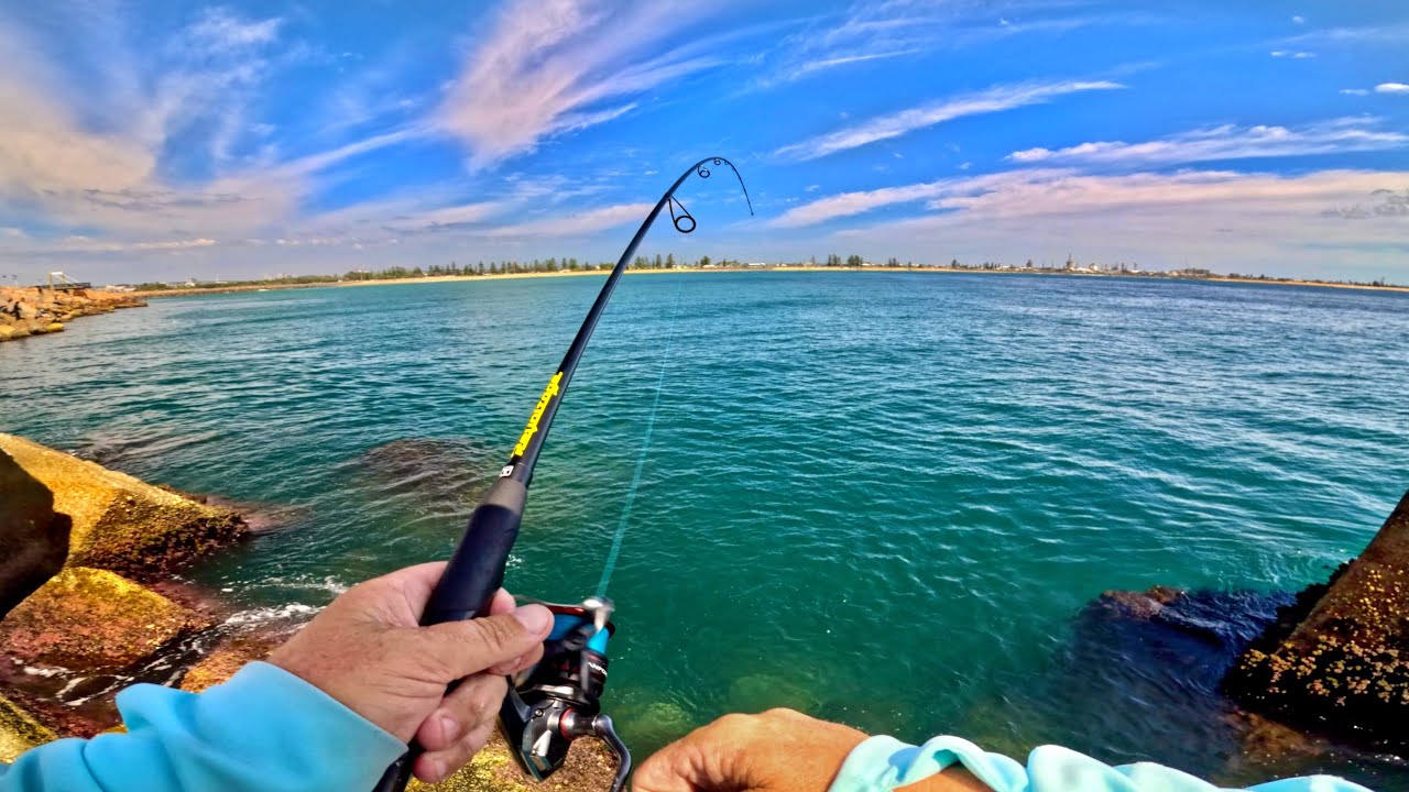 Landbased Fishing with Terrible Mishap !!