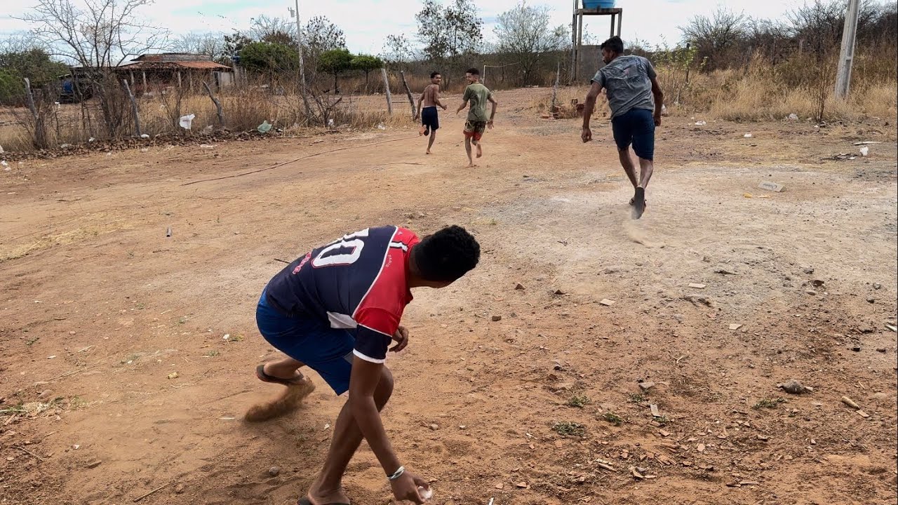RODA A GARRAFA E ACERTE O OVO BRUTINHO SE DEU MAU