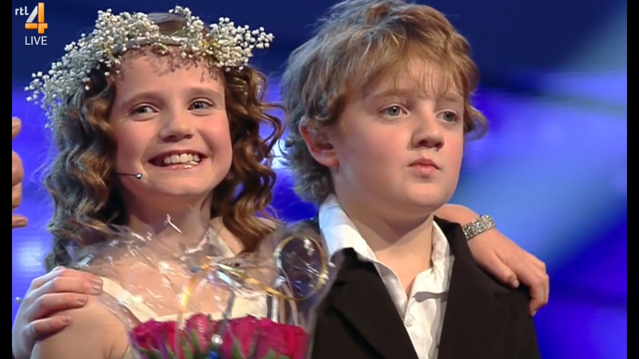 Amira Willighagen - Brother Fincent bringing Roses - Semi-Finals Holland's Got Talent - 21/12/2013