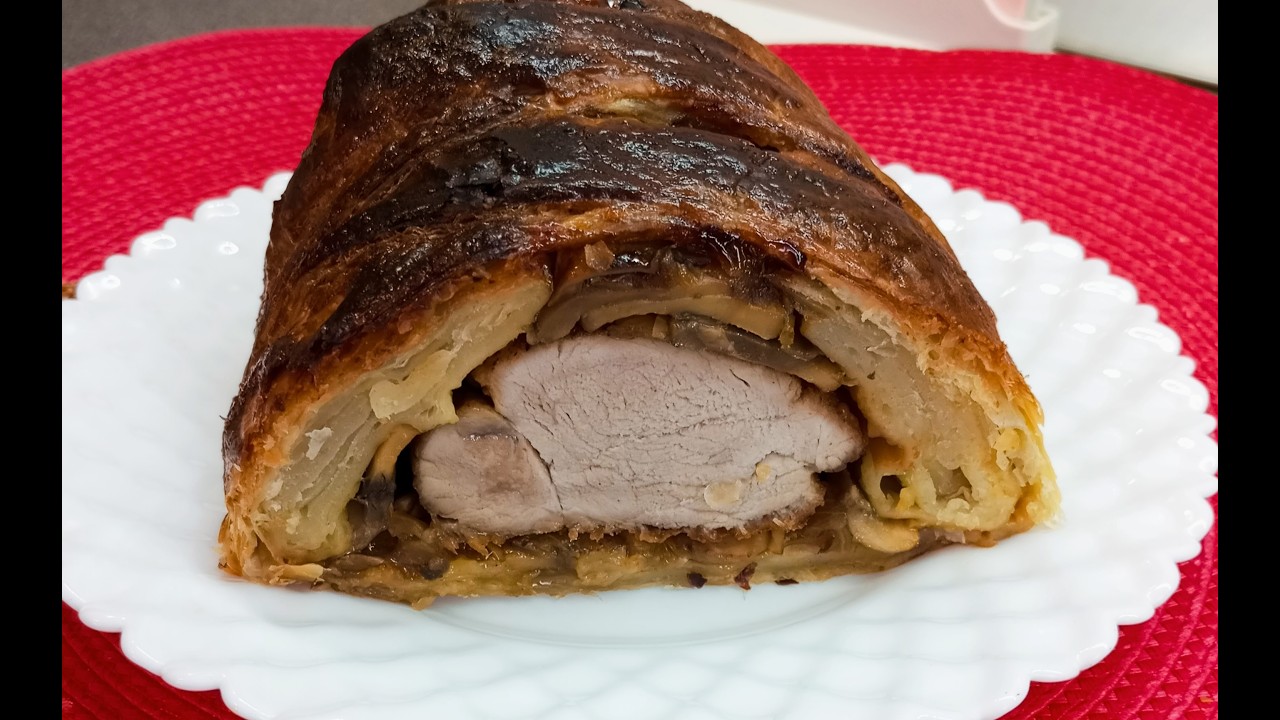Мясо в слоеном тесте с шампиньонами на праздничный стол