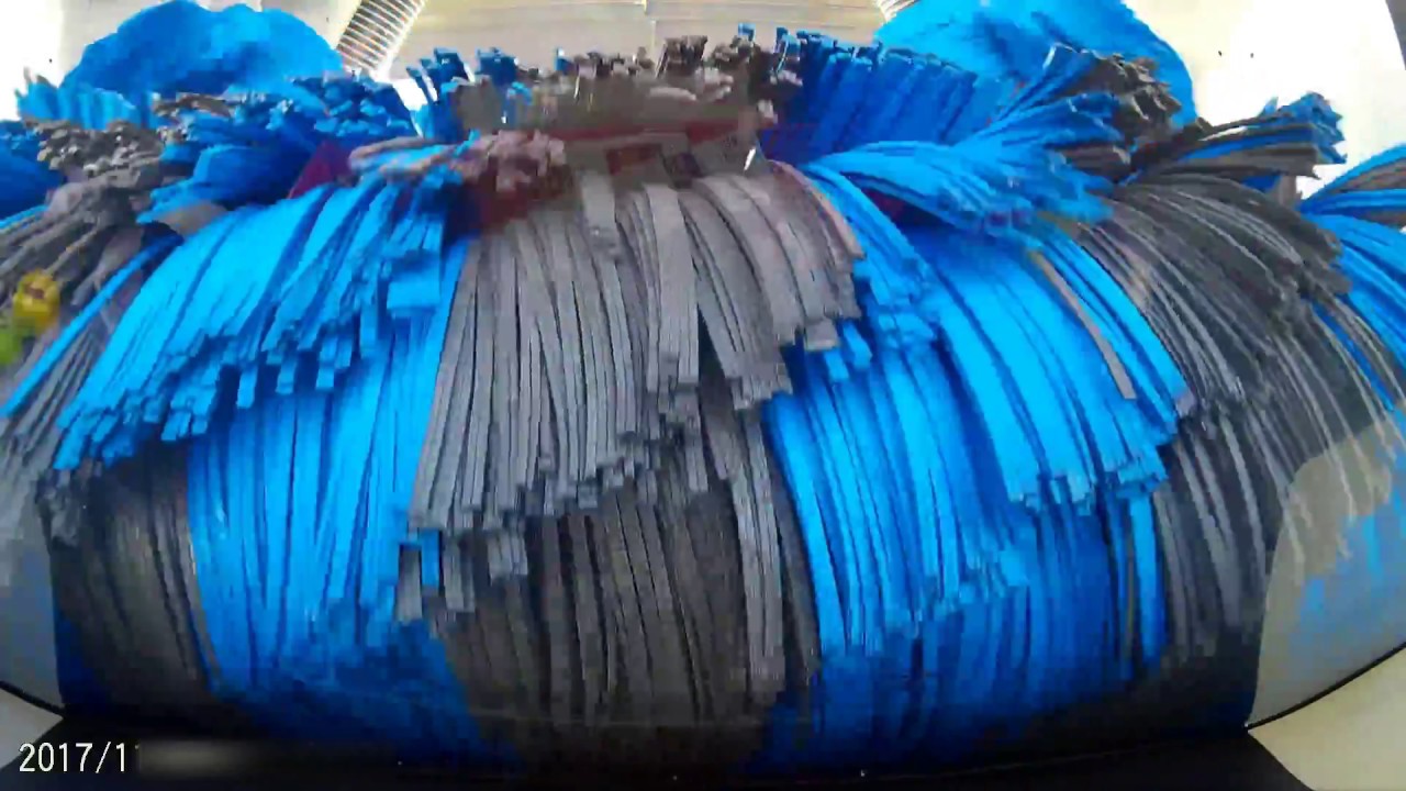 ドライブスルー？  洗車機で車を洗った(Drive through? I washed the car with a car wash machine)