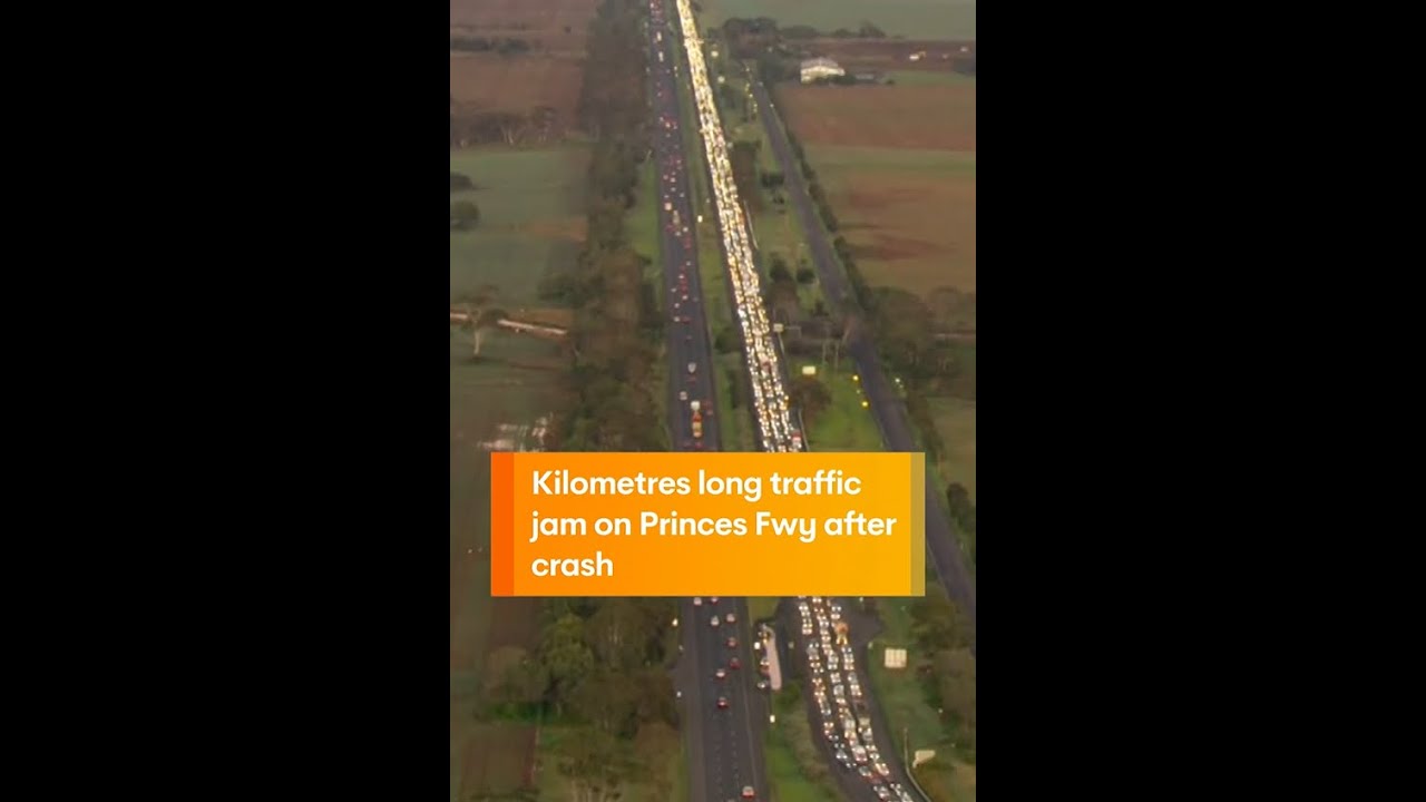 Kilometres long traffic jam on Princes Fwy after crash