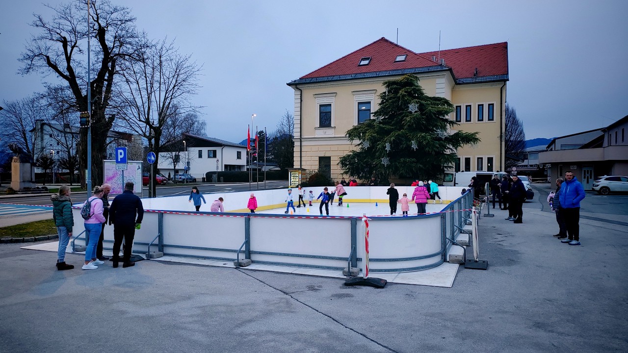 Na Polzeli odprli drsališče