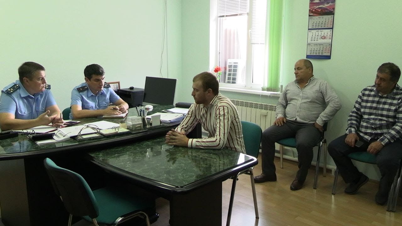 Прокурор Махачкалинской природоохранной прокуратуры  провел прием граждан в Ботлихском районе.