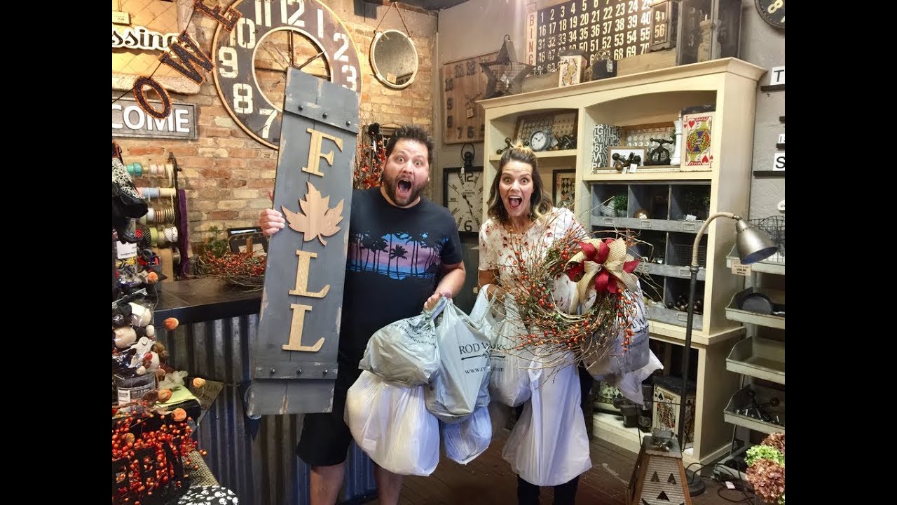 TYSON SHOPS FALL DECOR WITH MINDY- TYSON'S TOP 4 FALL DECORATING TIPS