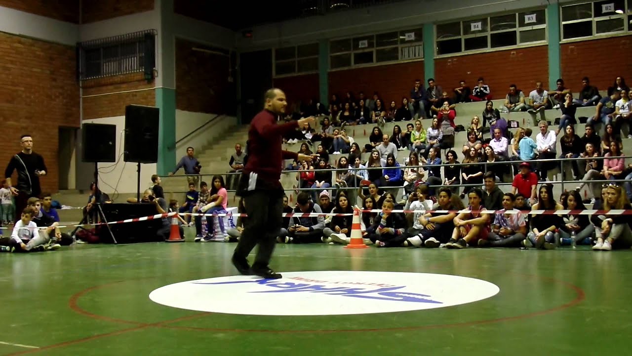 HIP HOP SUMMIT 2015 - 1VS1 bboy Venom vs bboy Solid