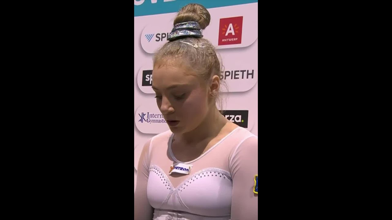 EMOCIONANTE! FLÁVIA SARAIVA CHORA AO SABER QUE É BRONZE NO MUNDIAL DE GINÁSTICA | #shorts | sportv