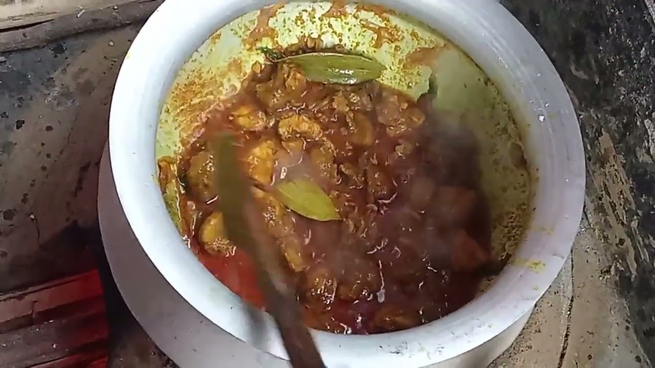 ভাইয়ের বাসায় সকালের নাস্তা মুরগি মাংস আর খিচুড়ি আপনারা দেখুন লাইক করুন সাবস্ক্রাইব করুন 