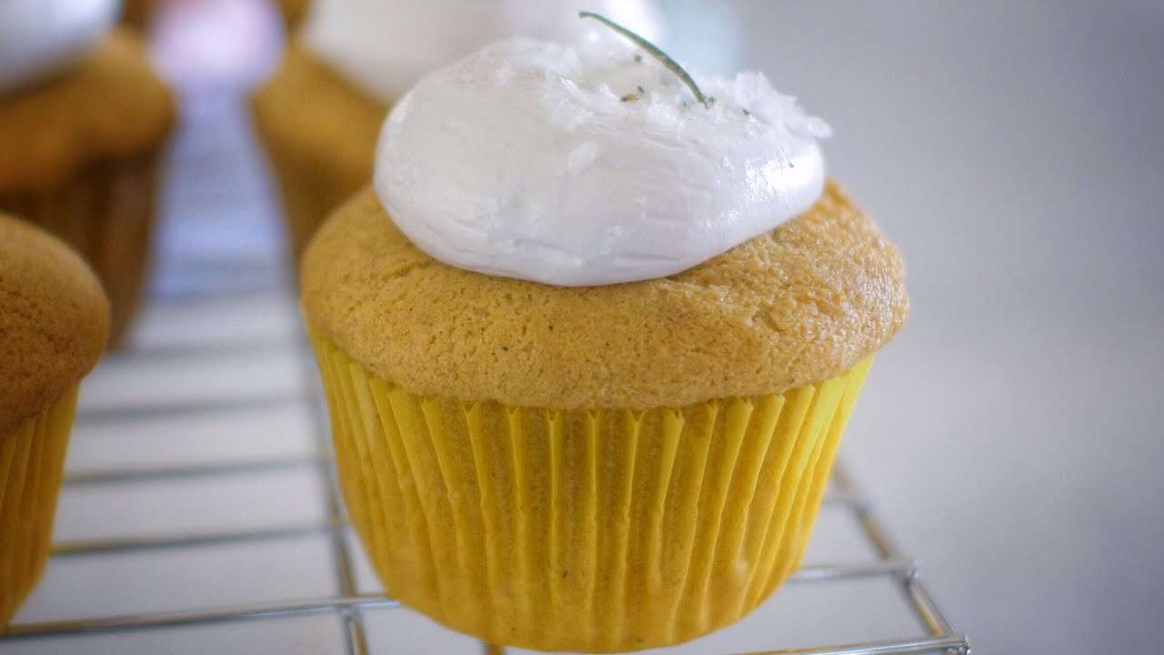 The Ultimate Thanksgiving Cupcake!