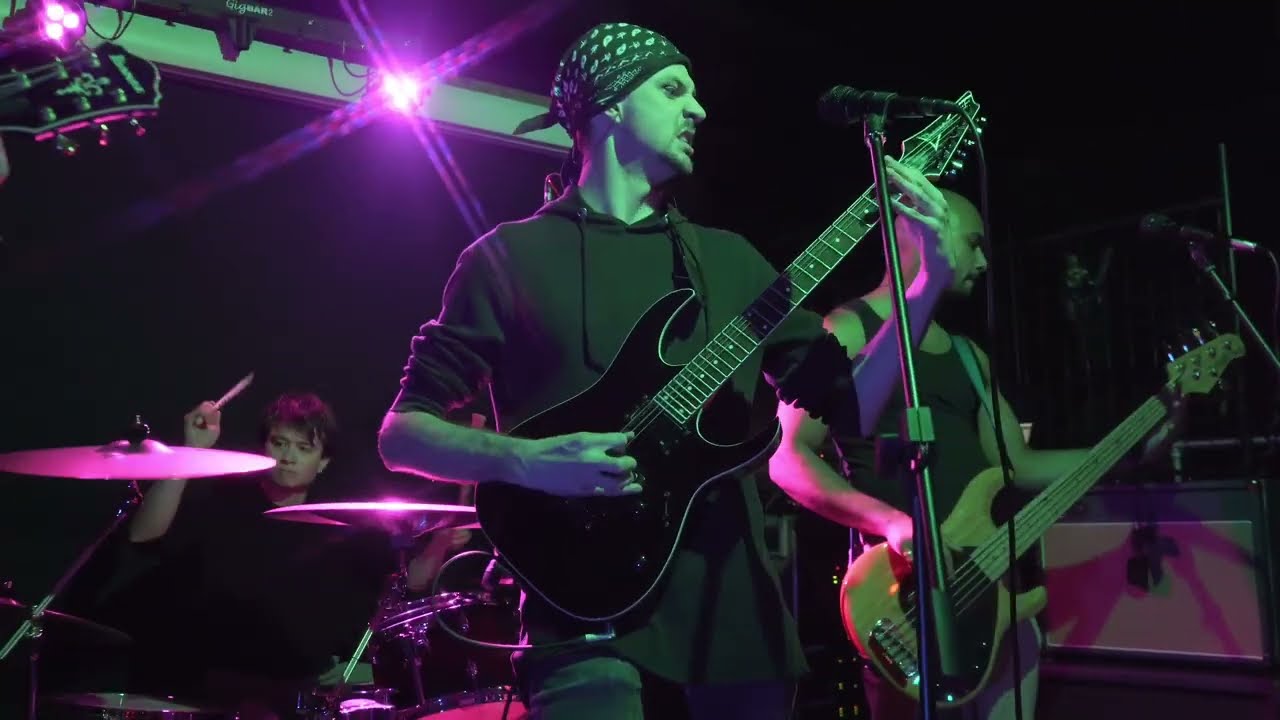 MAKE DARK - 'The Summit Pt.1' (First Ever Live Performance).