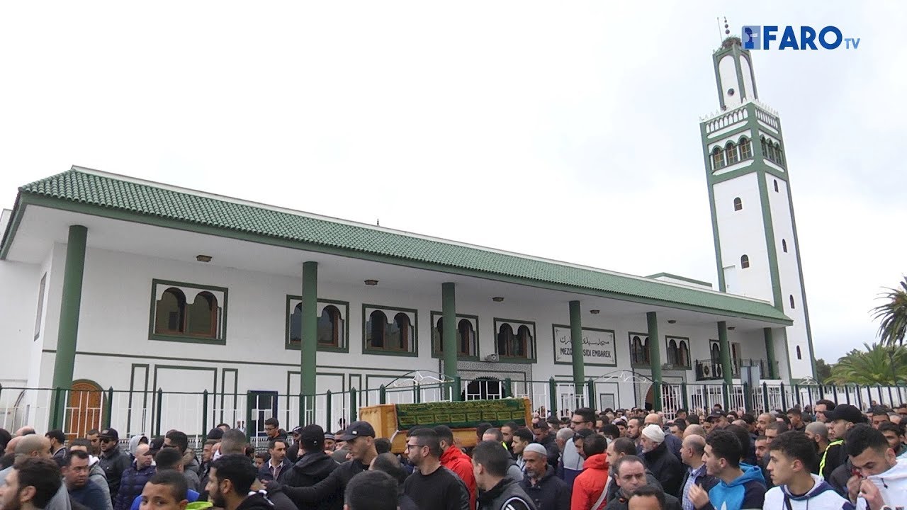 La mezquita de Sidi Embarek se llena para despedir a Mohamed