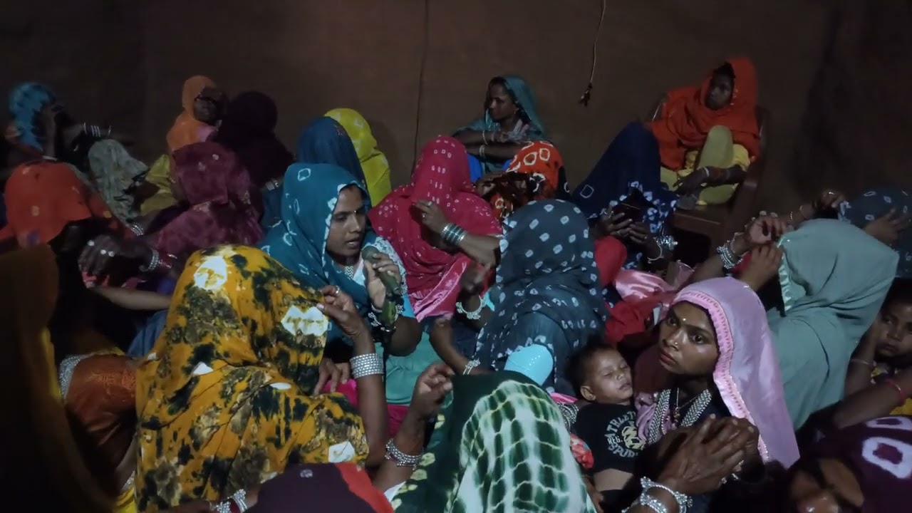 आदिवासी भील समुदाय दूल्हे को उगलाते समय गाये जाने वाले गीत गांव गडवाडा़ जिला झाबुआ 🏹🏹
