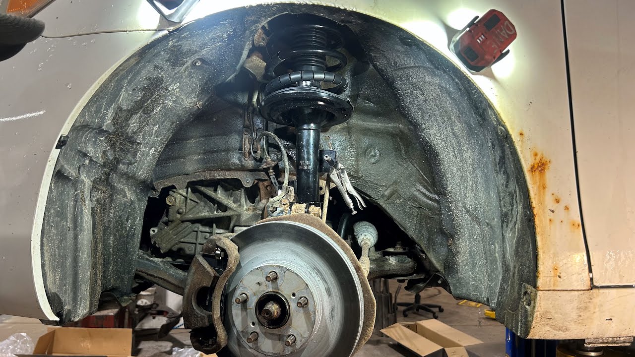 Замена переднего амортизатора Toyota Camry 2007-2011