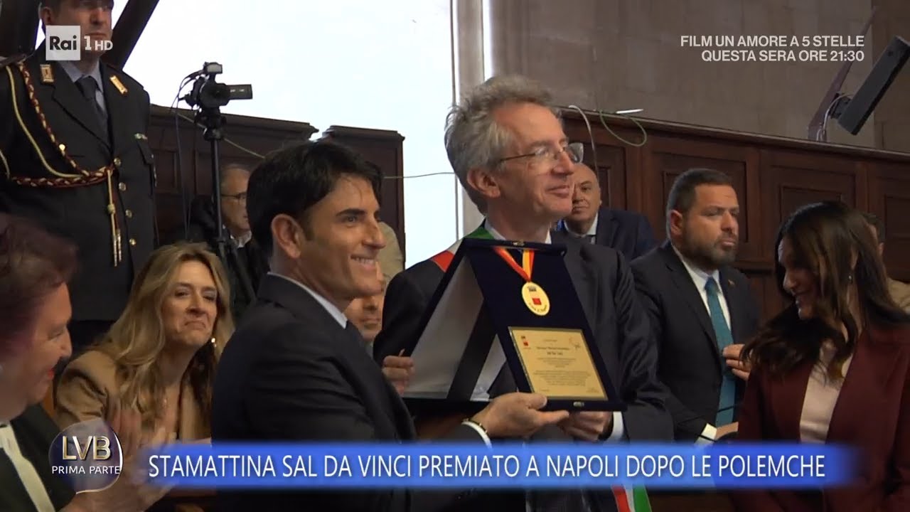 Sal Da Vinci premiato a Napoli dopo le polemiche - La volta buona 11/03/2026