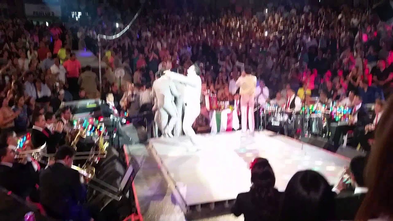 Juan Gabriel palenque fiestas de octubre 2014 noa