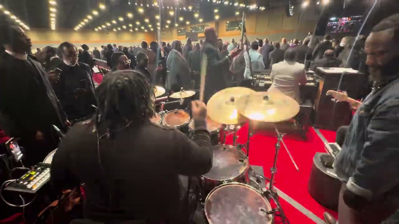 Tevin Curtis smackin at the 116th holy convocation on Sunday night🔥🔥🔥