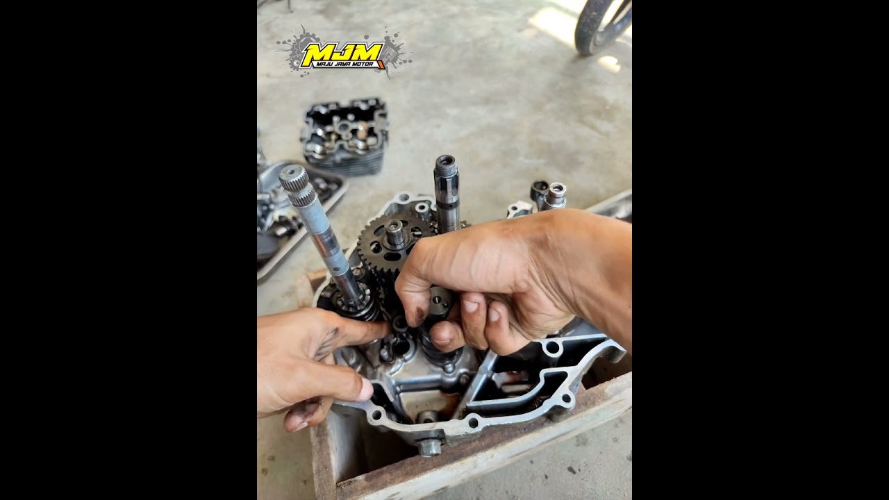 Rakit mesin suzuki satria fu karbu bagian mesin tengah