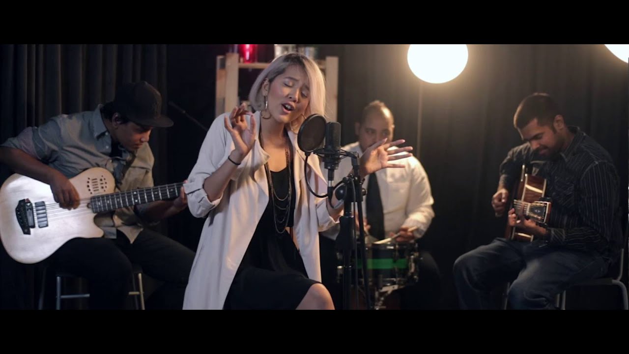 P. Ramlee - Tunggu Sekejap | Cover by Aisyah Aziz