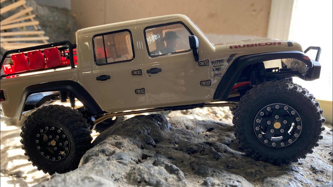 SCX24 Gladiator High Clearance & 4 link how to!