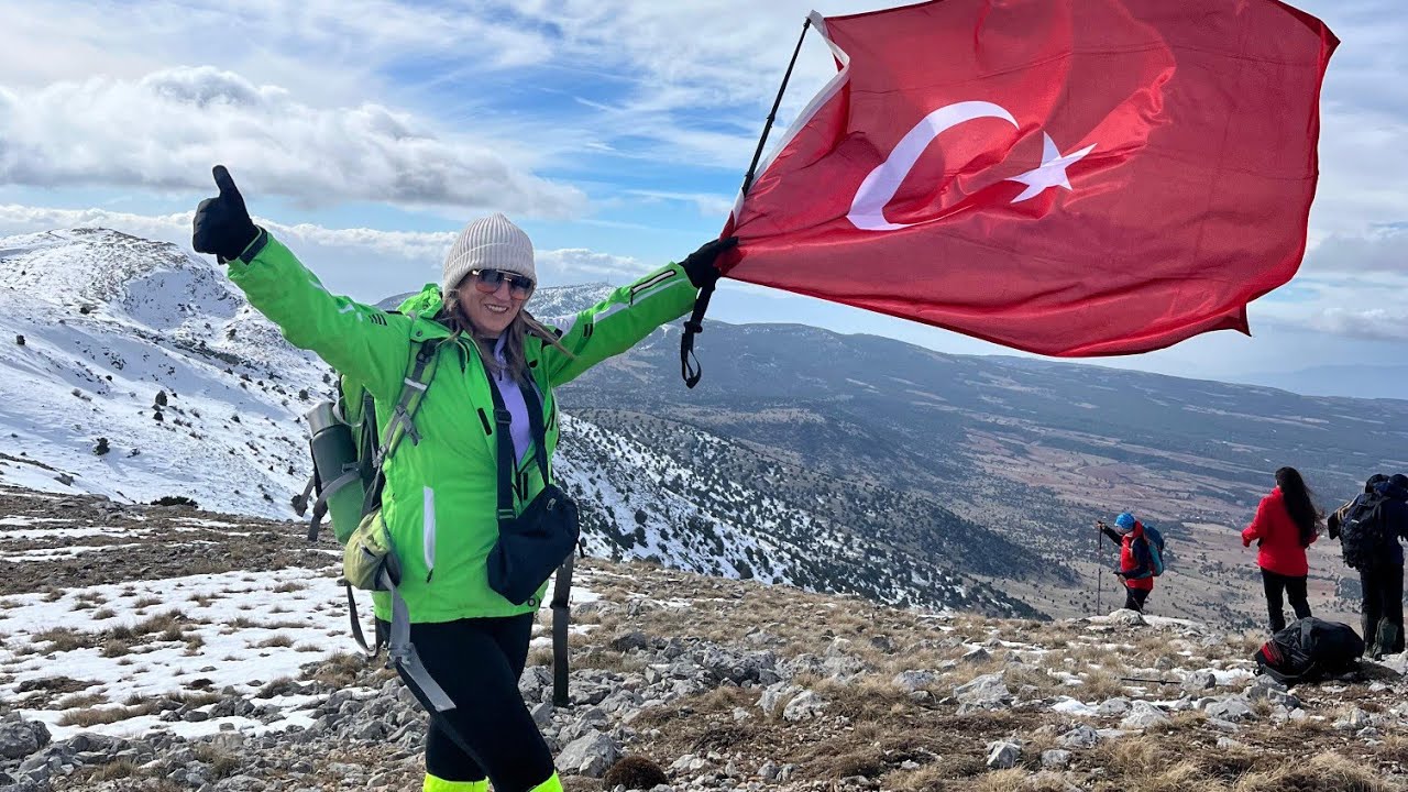 Denizli Çökelez Dağı Zirve Yürüyüşü (1840 m) | Kar, Rüzgar, Türküler ve Zirve Gururu