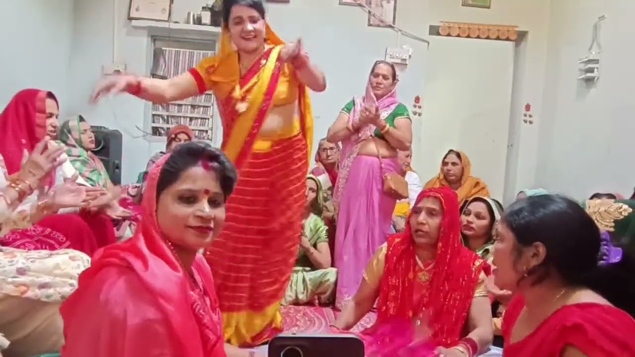 सुमन के नये गीत ? डान्स ने सर्दी भगा दी🙏राजा दरोगा में तेरी 👌🏾चटपटा गीत ने लोट पोट करा #viraldance 