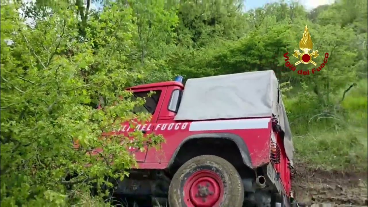 TRIESTE - CORSO REGIONALE PER GUIDA SU TERRENO NON PREPARATO: VIGILI DEL FUOCO IN ADDESTRAMENTO