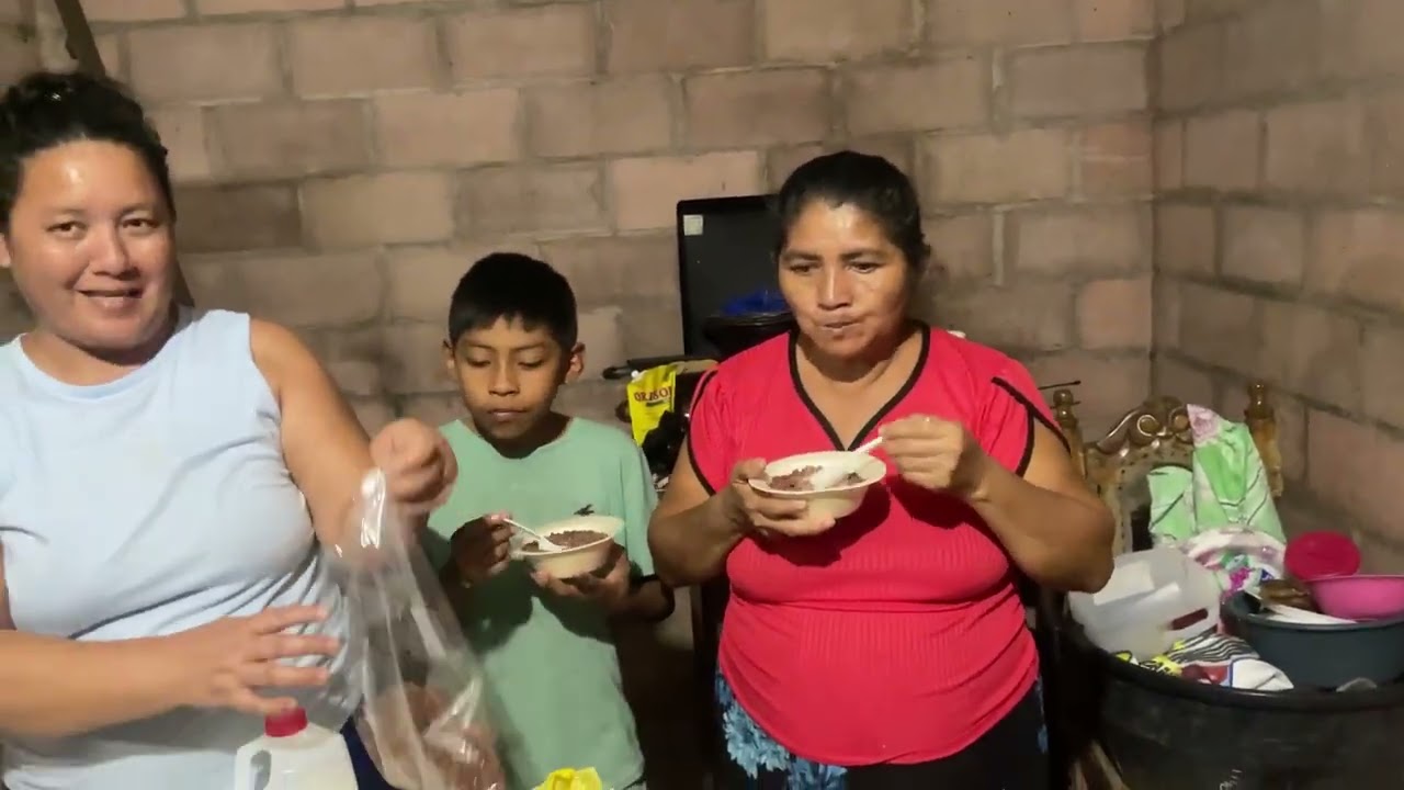 Un convivió  familiar,,,compartiendo  en familia 