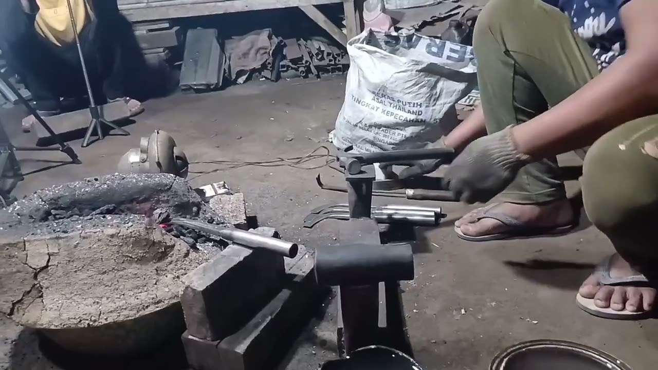 Tontonan prajin besi disini gudang nya #pentok #penyepuhan #memuaskan