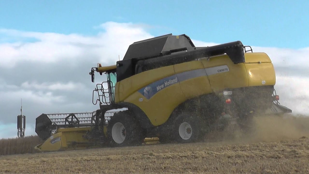 Harvest 2015 New Holland CX8070 Combine Harvester cutting Winter Barley