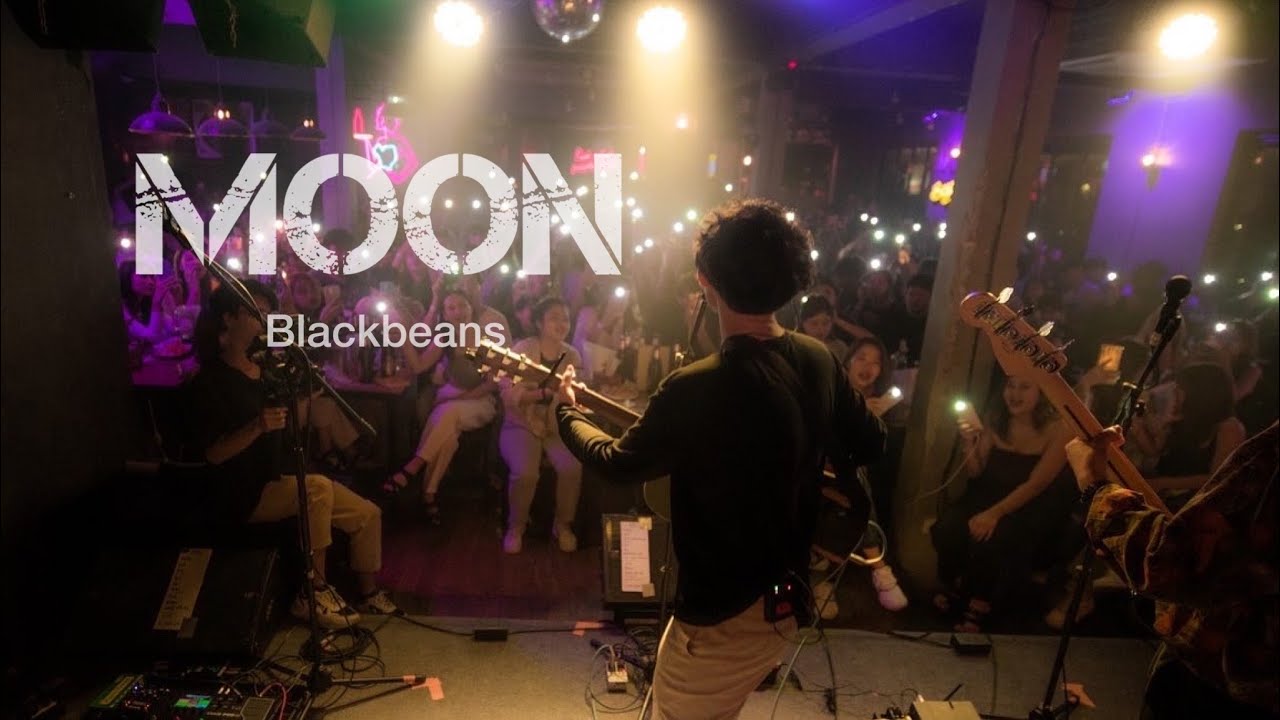 Moon  - Blackbeans [ Live in Porjai bar Chiang Mai ]