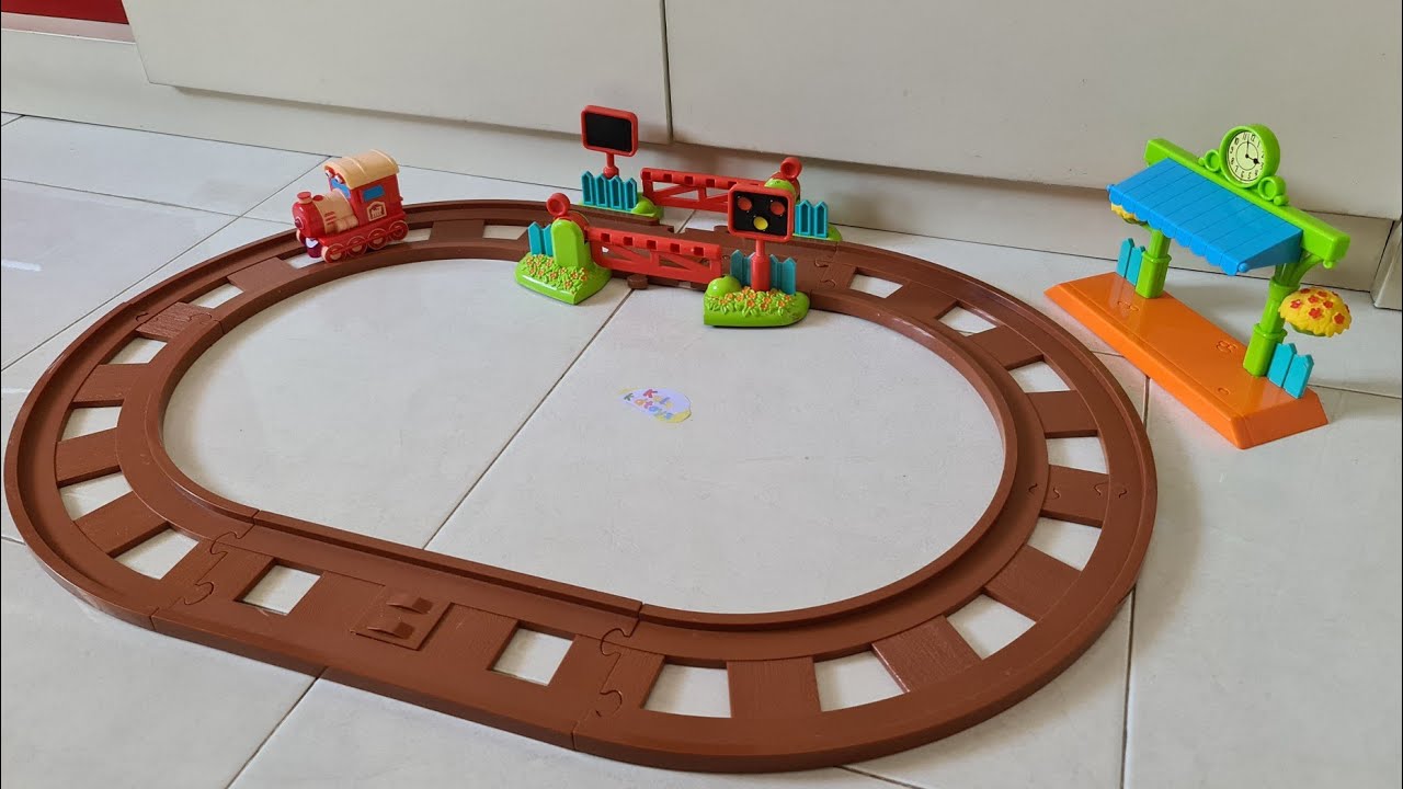 Happyland Country Train Rail and Dickie Toys Heroes of The City Tilly Train