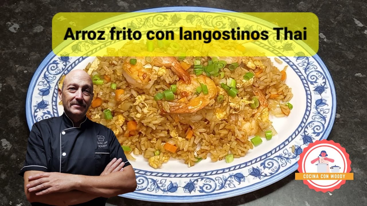Arroz frito con langostinos estilo tailandés (cocina asiatica)