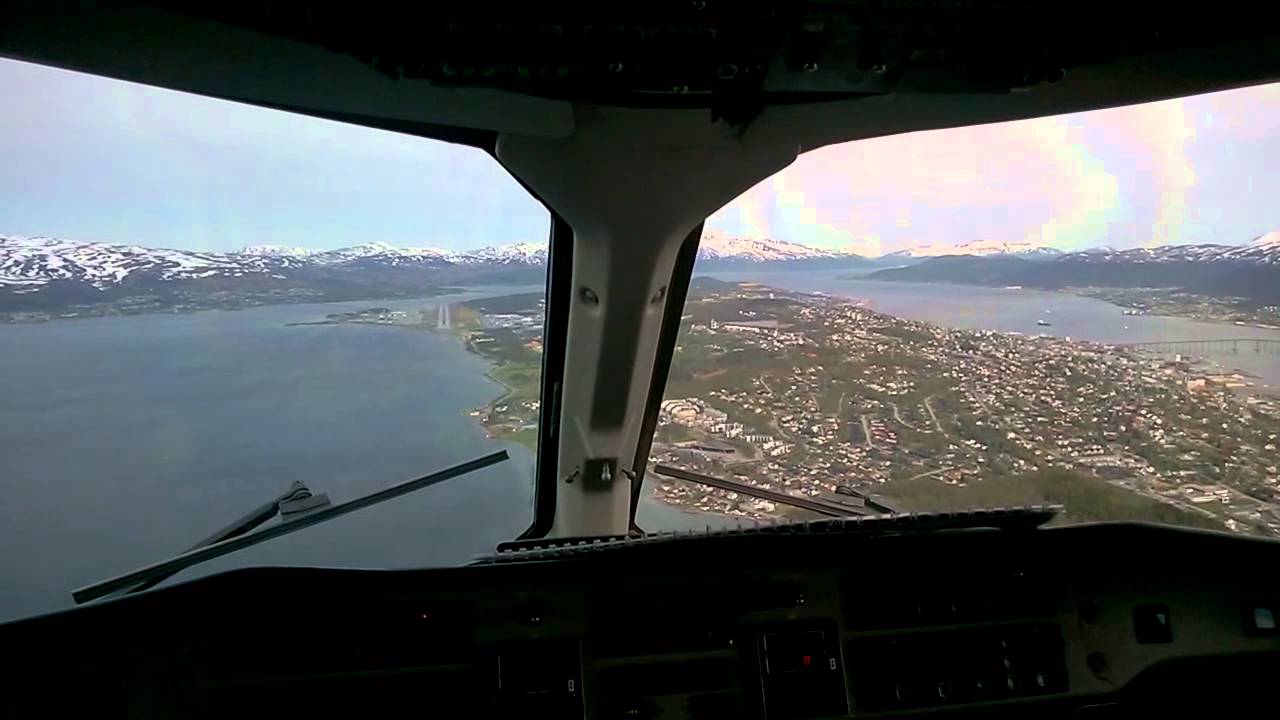 Approach and landing in Tromsø - North Norway - cockpit view - SAAB 340