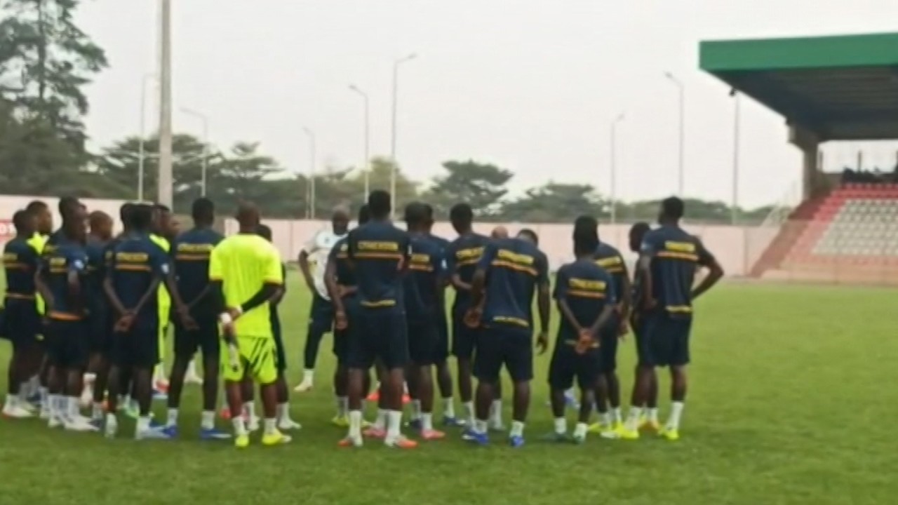 CAMEROUN: 30 JOUEURS LOCAUX FRAPPENT AUX PORTES DES LIONS INDOMPTABLES