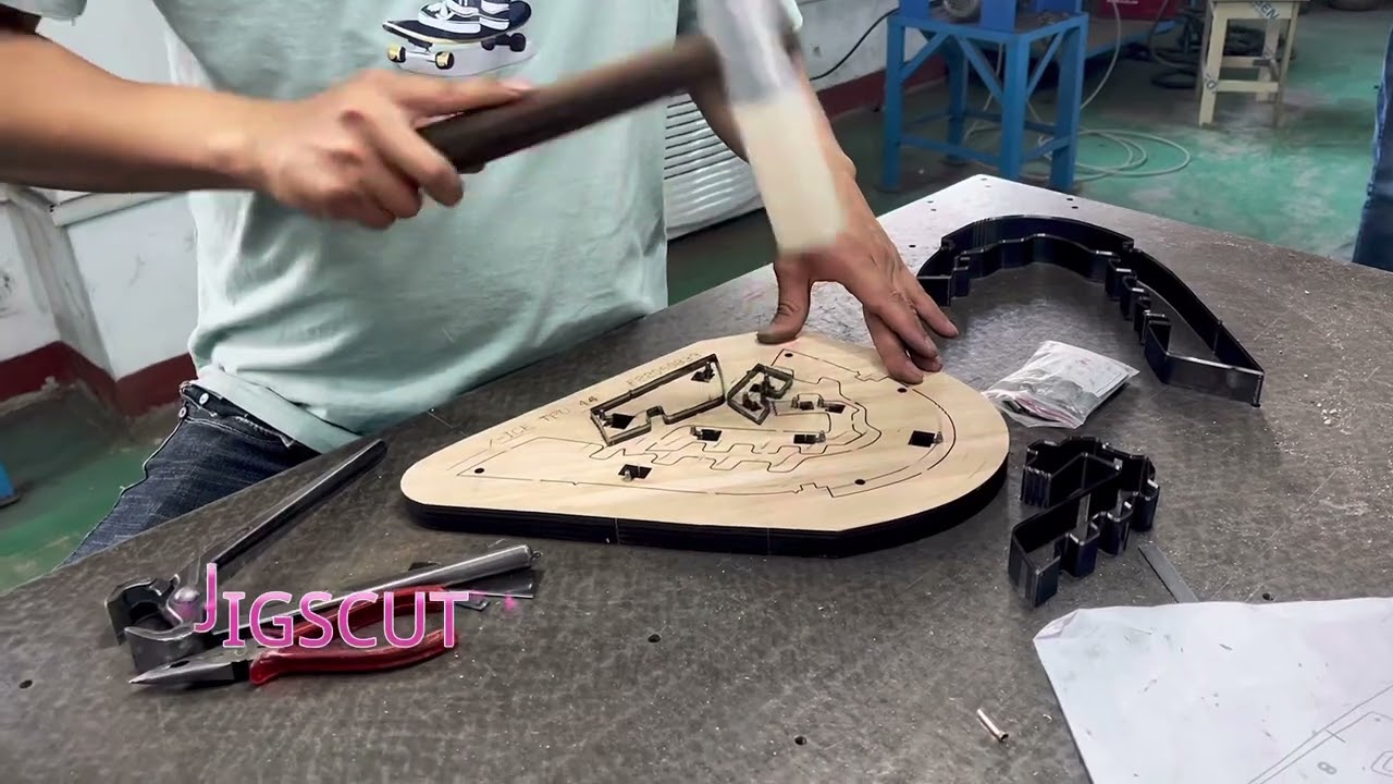 Shoe cutting dies