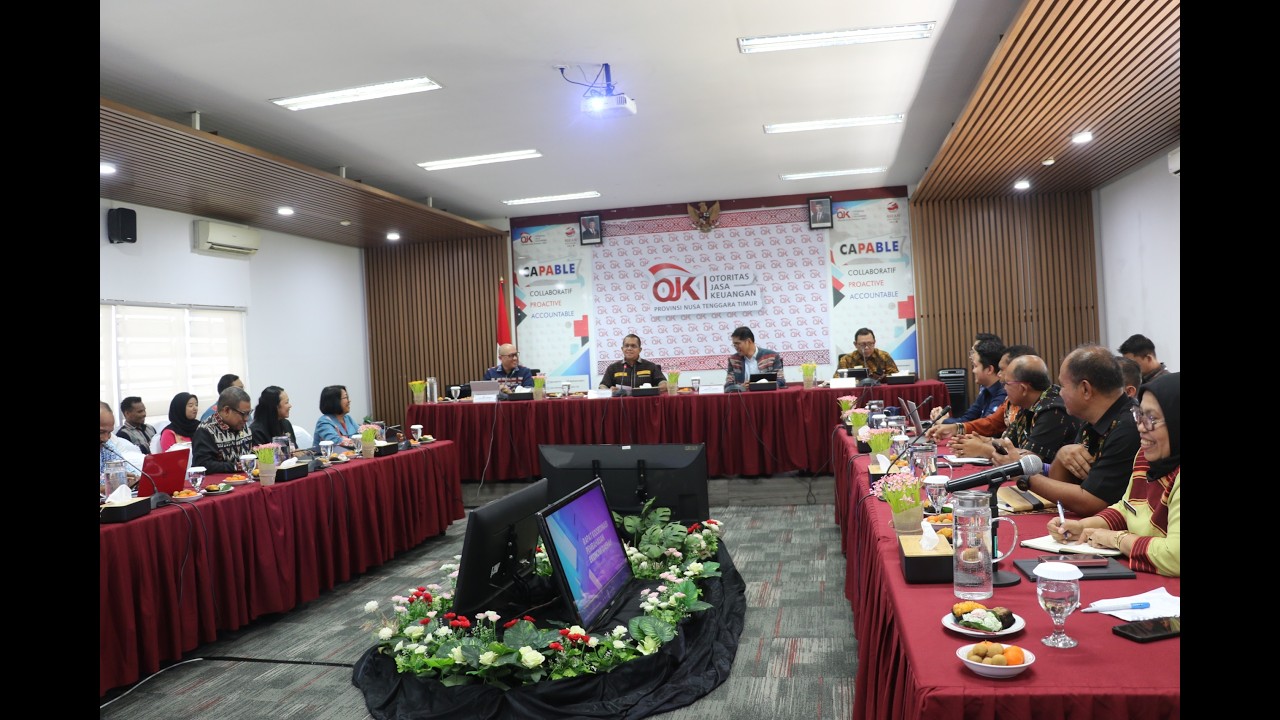 Gubernur NTT, Melki Laka Lena Memimpin Rapat Koordinasi Pembahasan Perekonomian Daerah di Kantor OJK