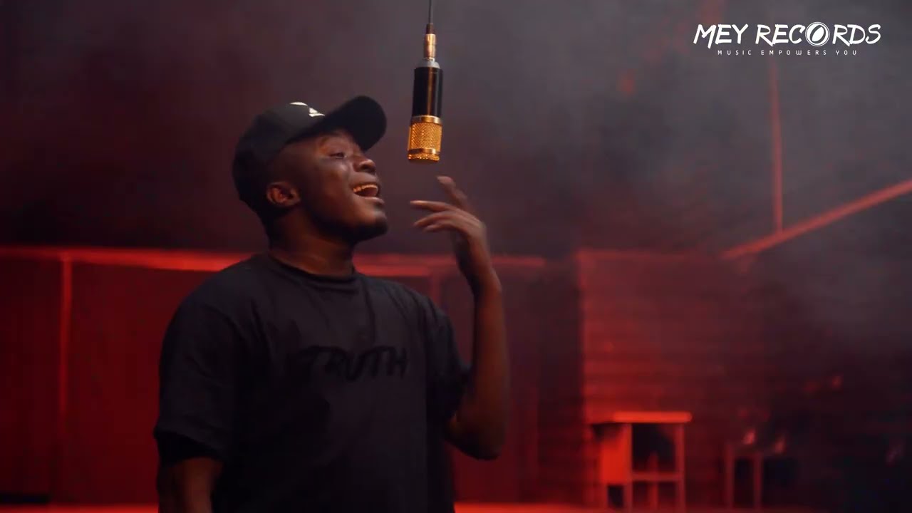 Hwinza - Mununuri (On The Spotlight Music Video)