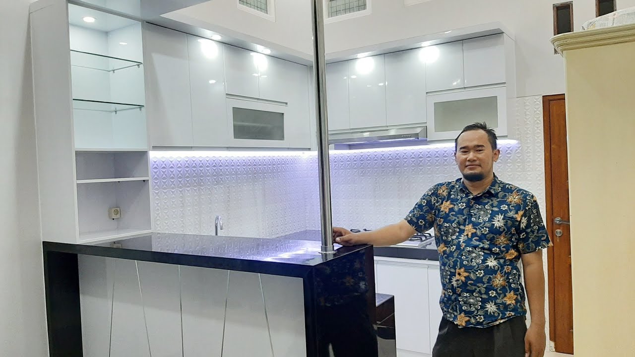 Kitchen set minimalis dan mini bar