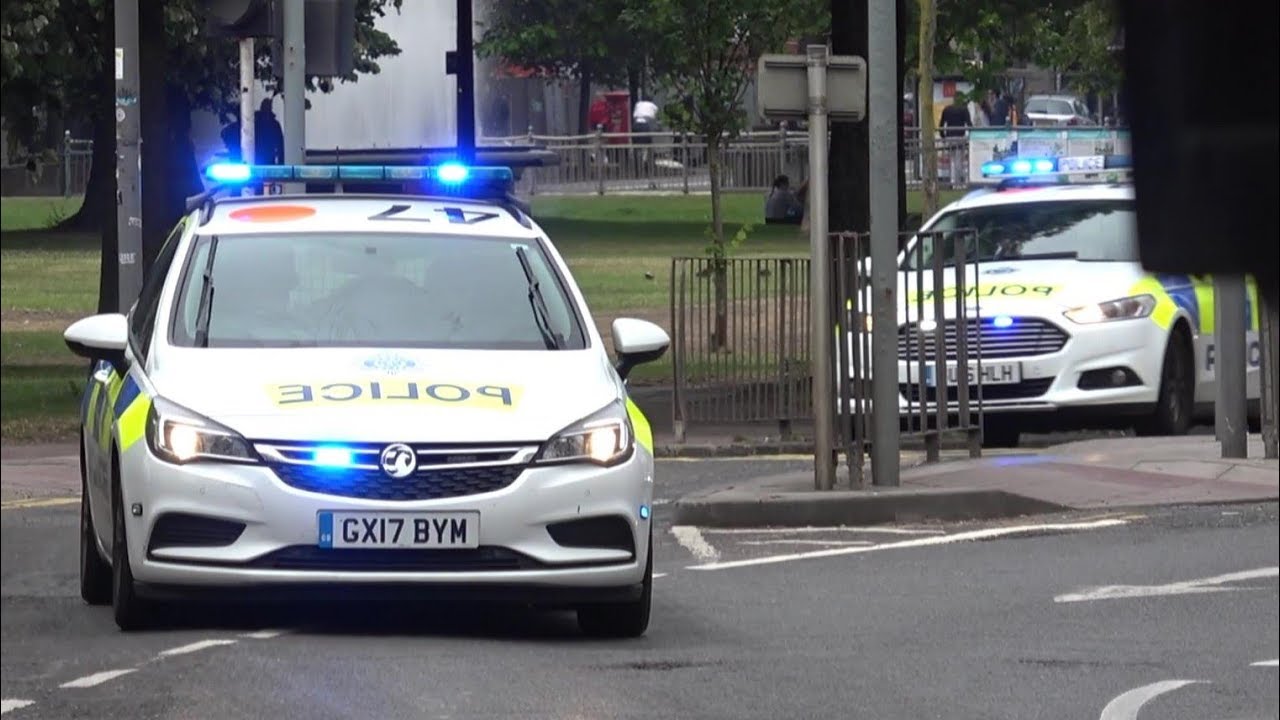 MASSIVE Police Response! - x9 Sussex Police cars responding URGENTLY!