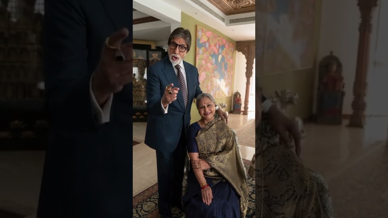 Amitabh Bachchan Asks to Subscribe 😄 | Funny Bollywood Moment | Big B Shorts #shorts