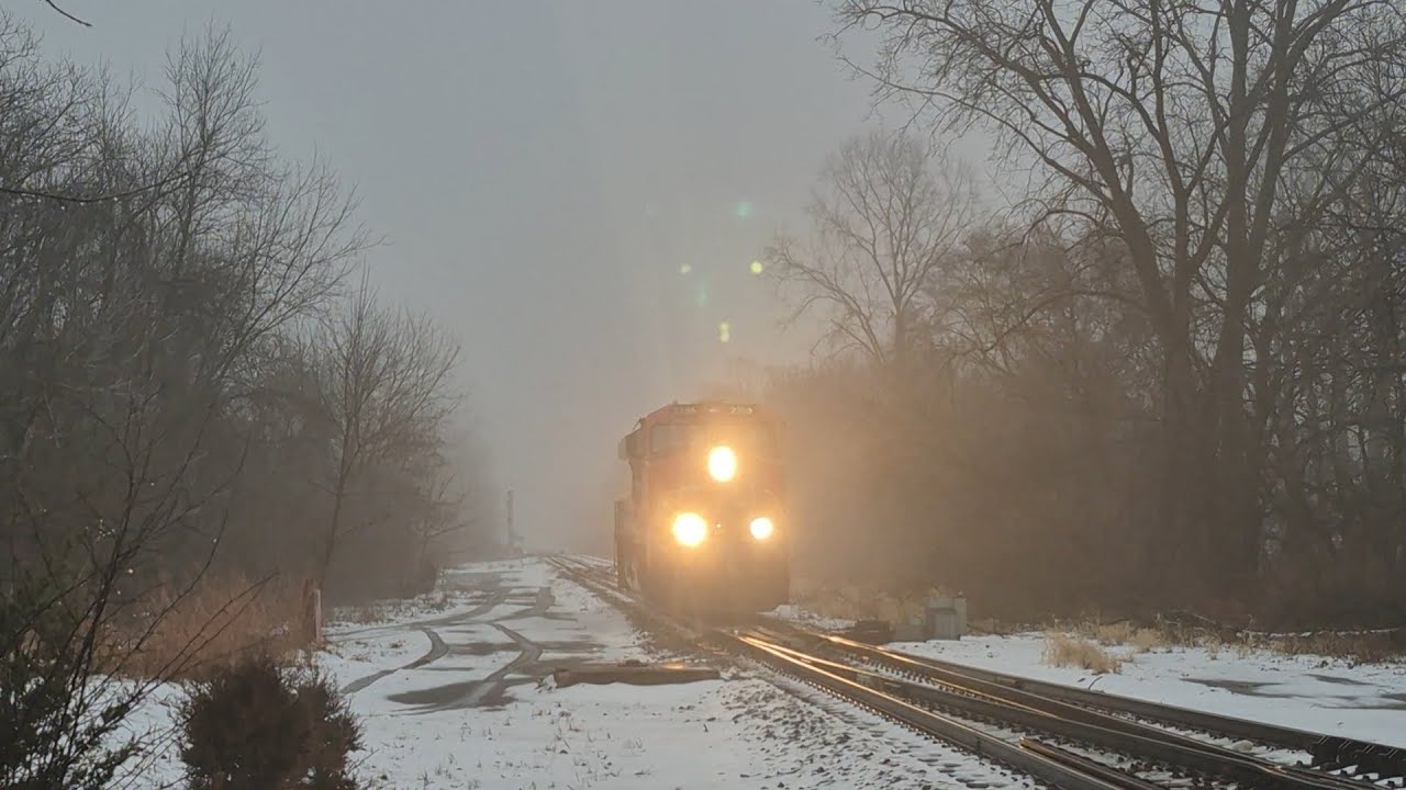CN 2285 SD35-4M Switching at Durand Union Station To Flint Sub In Heavy Fog