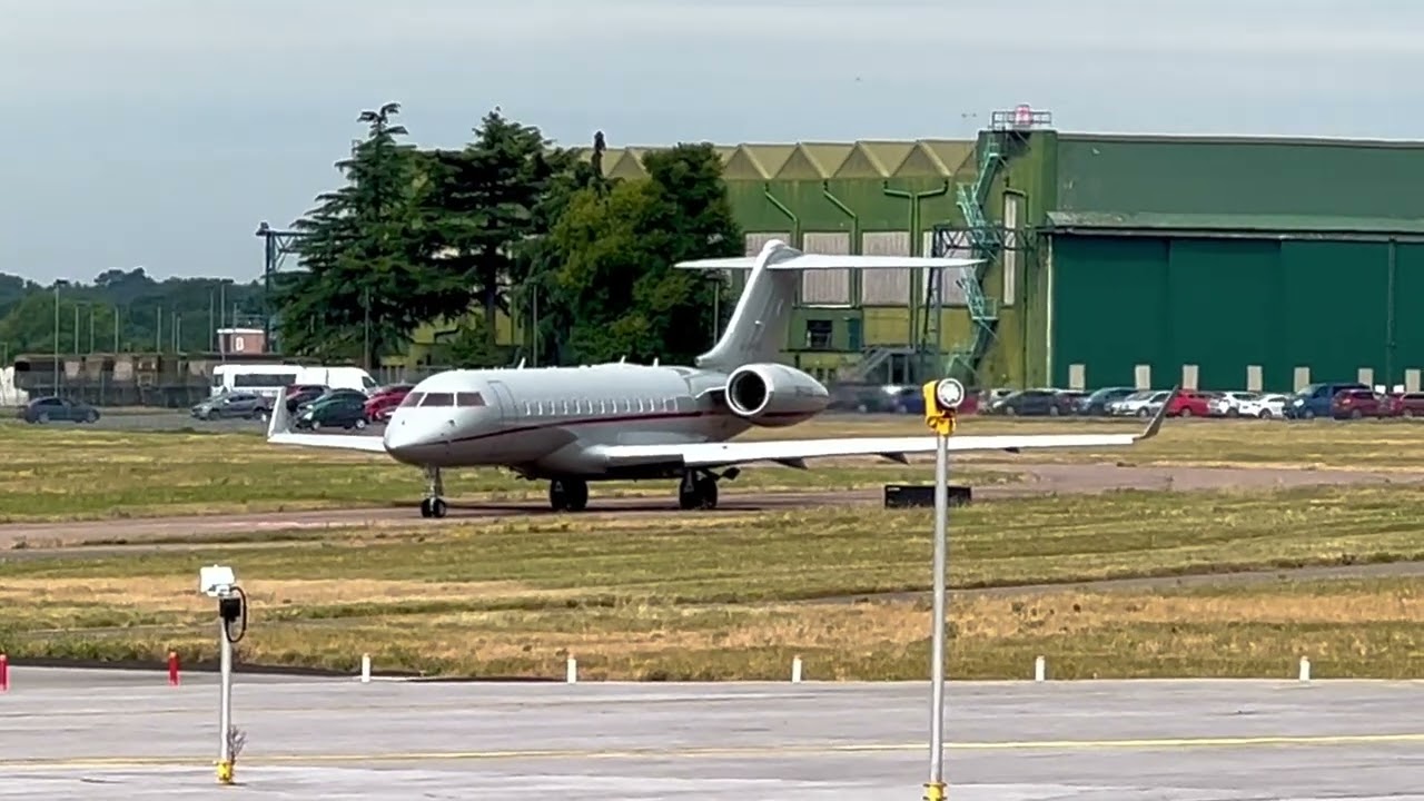 Vistajet 9H-LXX Bombardier Global 6000 Private Jet Takeoff RAF Northolt 2022-07-12